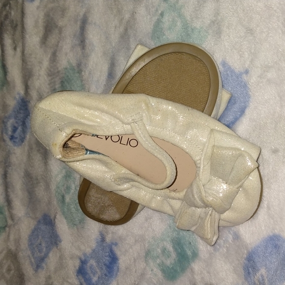 Tevolio slippers baby toddlers shoes size 5 gold new without tags - Picture 6 of 8